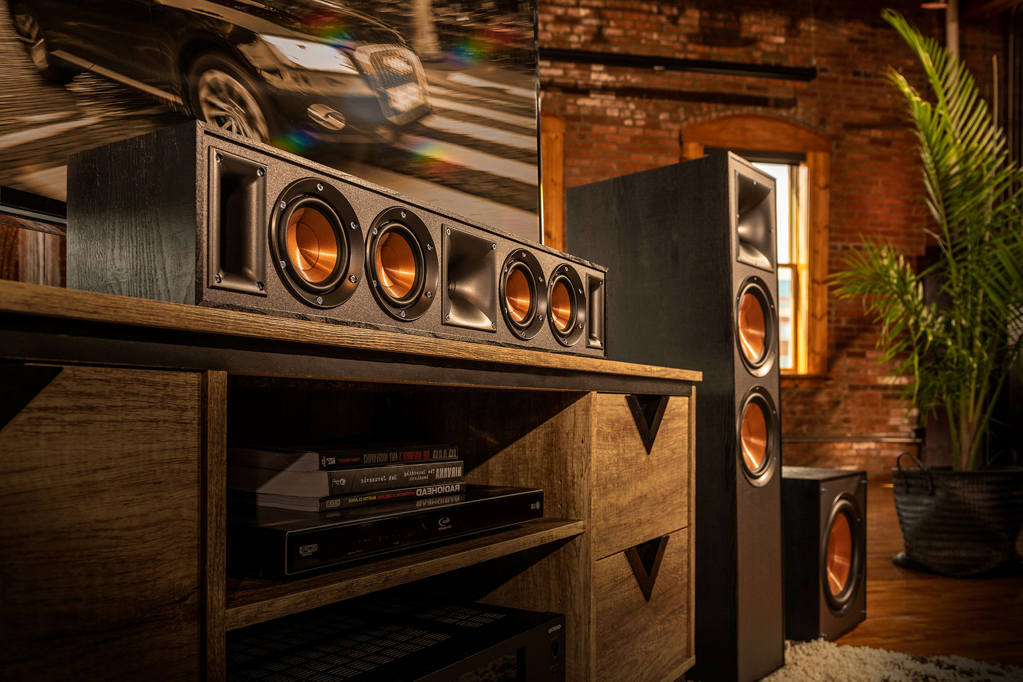 Klipsch Reference Speakers Lifestyle Gnm 87